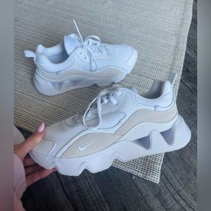 Nike RYZ 365 2 White Shoes
